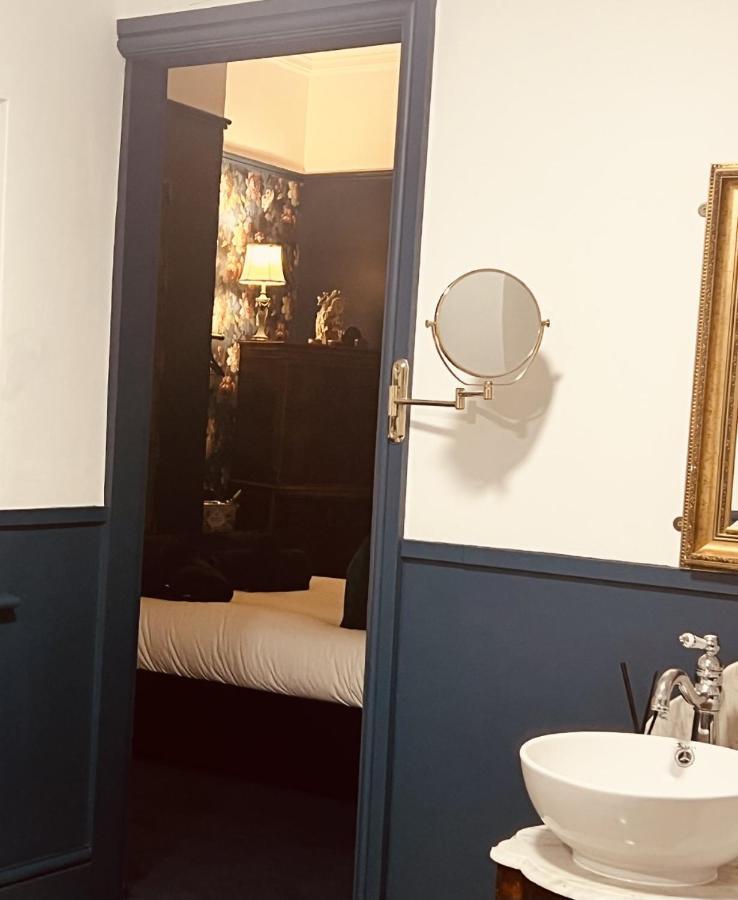 Mollys Boutique Hotel Илкли Экстерьер фото